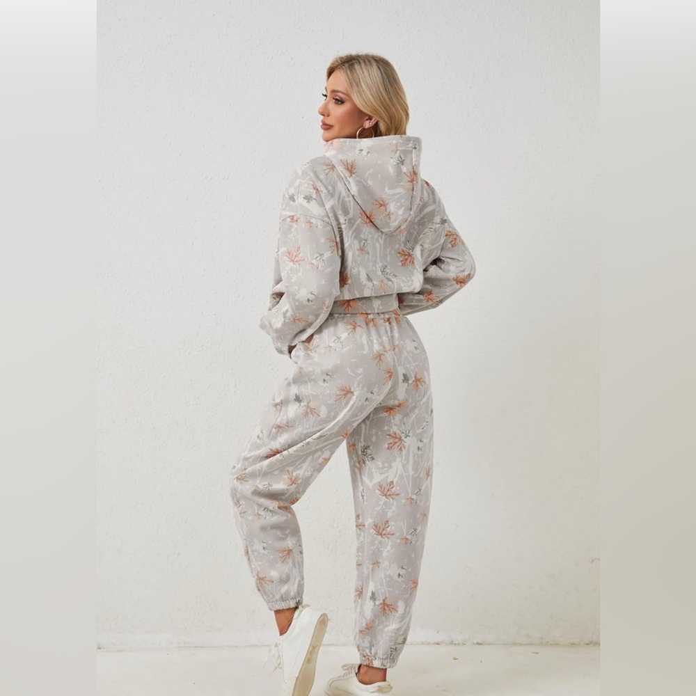 Neutral camo sweatsuit - Picture 2 of 3